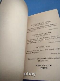 Rare Signed Maya Angelou JUST GIVE ME A COOL GLASS OF WATER Bantam 1981 pb